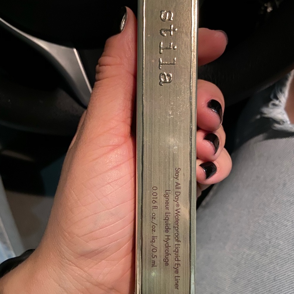 Stila waterproof liquid eyeliner intense sapphire